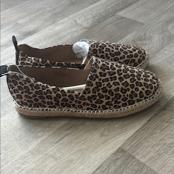 Leopard Print Espadrille Flats - Picture 2 of 3